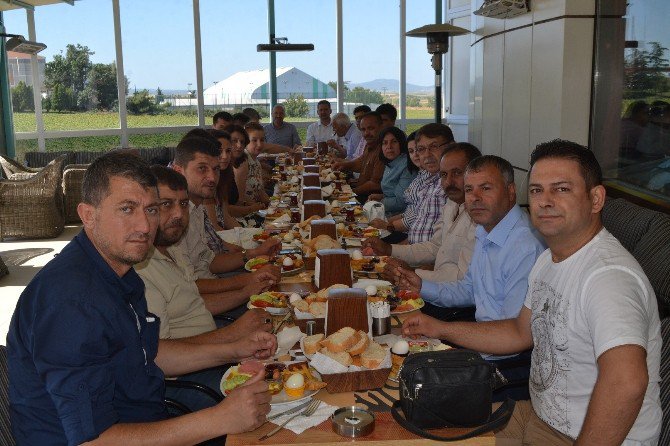 Sultangazi Belediye Başkanı Altunay, Keşan’da Partililerle Kahvaltıda Buluştu