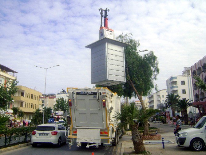 Didim’de Çöp Konteynırları Korku Saçıyor