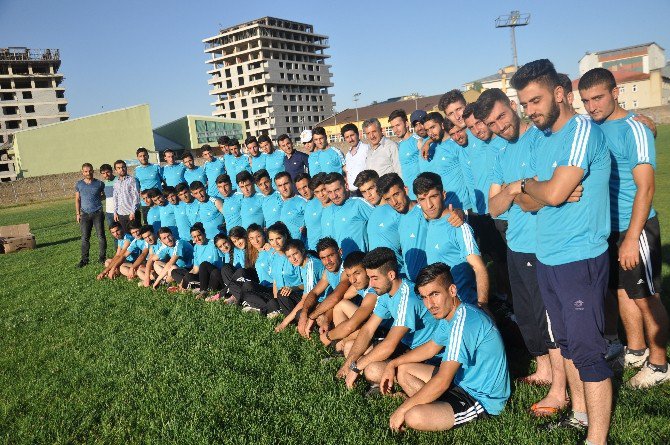 Besyo’ya Hazırlanan Öğrencilere Malzeme Desteği