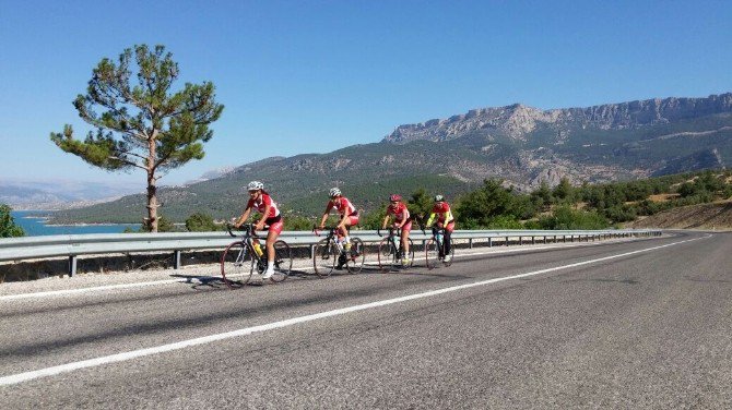 Bayan Bisikletçiler Türkiye Şampiyonası İçin Ermenek’te Kampa Girdi