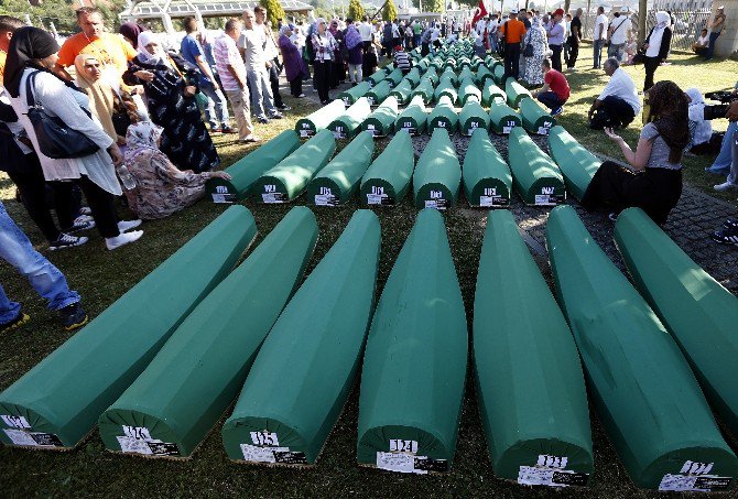 Katliamın 21. Yıldönümünde Srebrenitsa’da Acılar Hala Taze