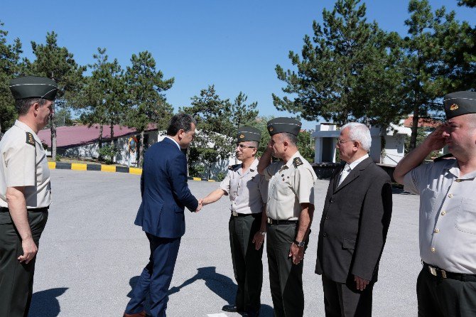 Vali Azmi Çelik, İl Jandarma Komutanlığı’nı Ziyaret Etti