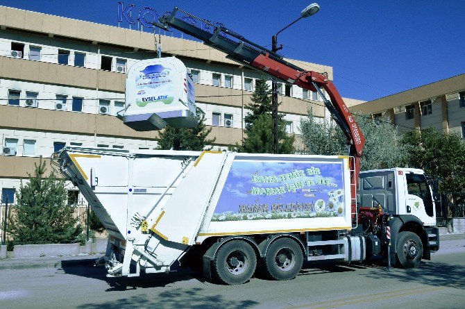 Mamak’a Yeni Hijyenik Çöp Konteynırları