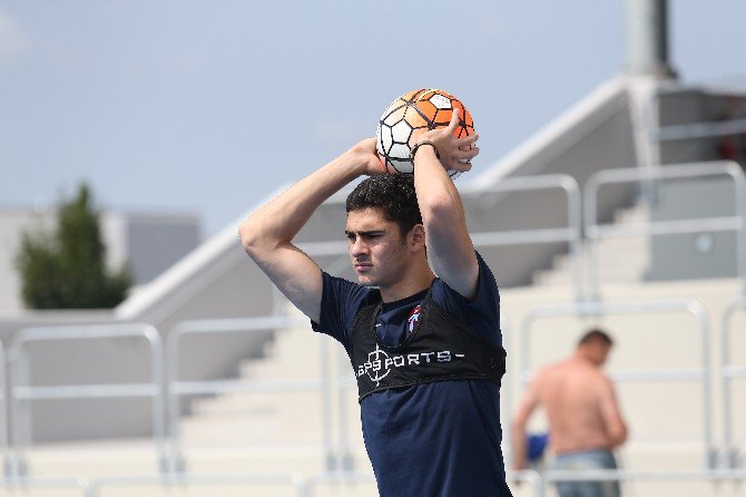Trabzonspor’un Yeni Transferi Ramil Sheidaev, Slovakya Kampına Katıldı
