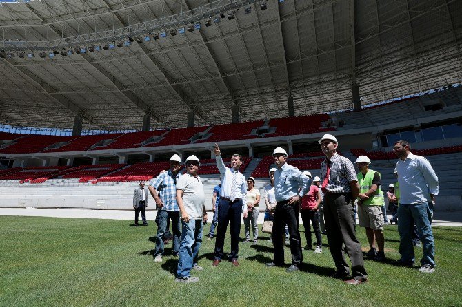 Vali Azmi Çelik, Yeni Stadyumda İnceleme Yaptı