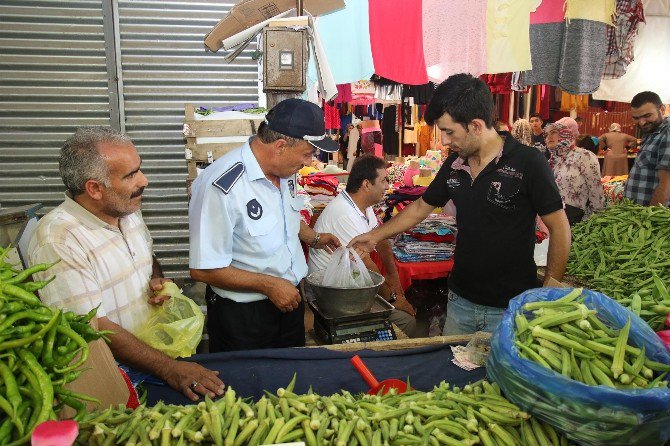 Akyazı Belediyesi Zabıta Ekipleri İlçe Pazar Yerlerini Denetliyor