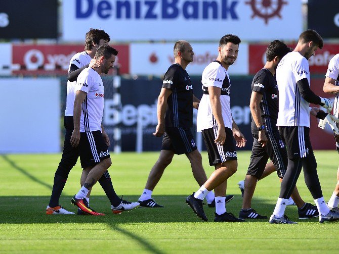 Gökhan Gönül, Beşiktaş’ta İlk Antrenmanına Çıktı