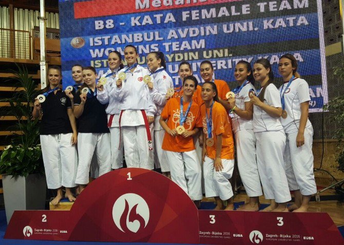 İaü Karate Takımlarından Avrupa’da Çifte Şampiyonluk