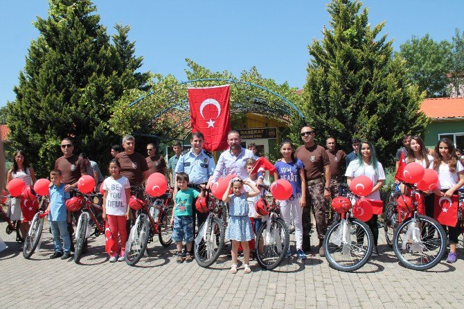 Çatışma Bölgesinde Görev Yapan Polislerin Çocuklarına Bisiklet