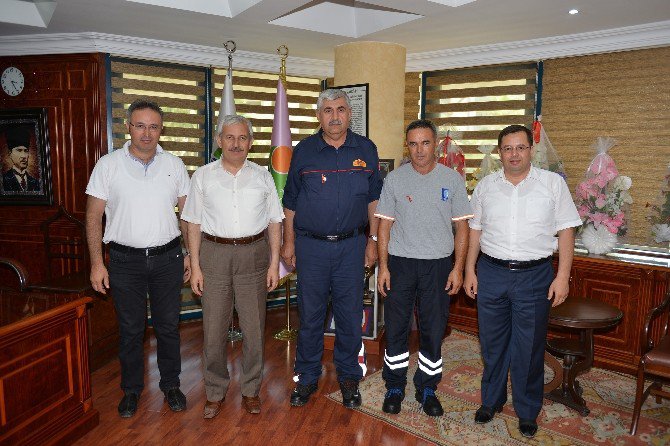 Kumluca’daki Yangında Tehlike Atlatan 2 İtfaiyeciye Ödül