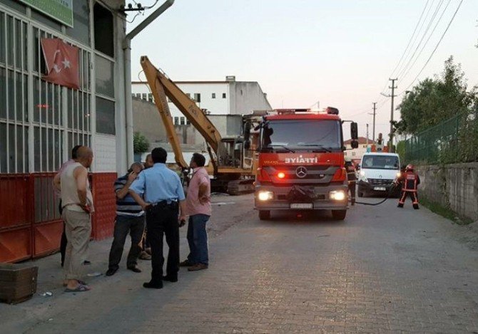 Mobilya Dükkanında Çıkan Yangın Söndürüldü