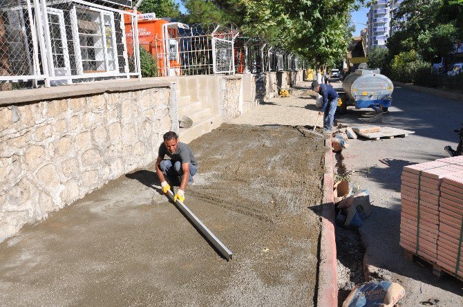 Siirt’te 5 Mahallede Yol Yapım Çalışmaları