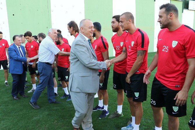 Manisa Büyükşehir Belediyespor Sahaya İndi