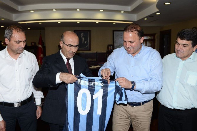 Vali Demirtaş’a Demirspor Forması