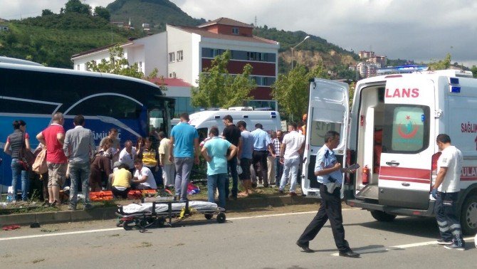 Giresun’da Yolcu Otobüsü İle Tır Kaza Yaptı: 4 Yaralı