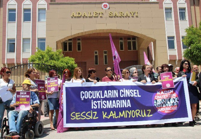 Öğretmenden 20 Çocuğa Cinsel İstismar Davası