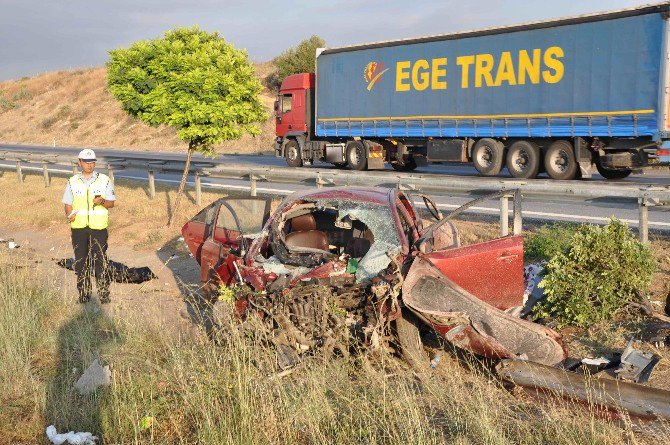 Tarsus’ta Suriyeliler Trafik Kazası Geçirdi: 2 Ölü, 4 Yaralı