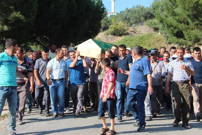 Evinde Ölü Bulunan Polis Memuruna Gözyaşlarıyla Veda