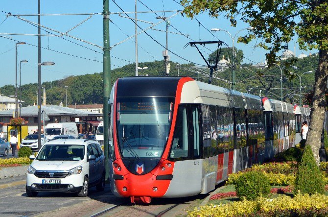 Sirkeci’deki Şüpheli Paket Polisi Alarma Geçirdi