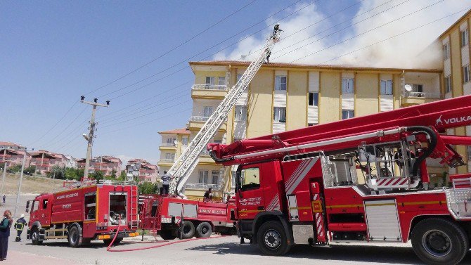 Aksaray’da Çatı Yangını