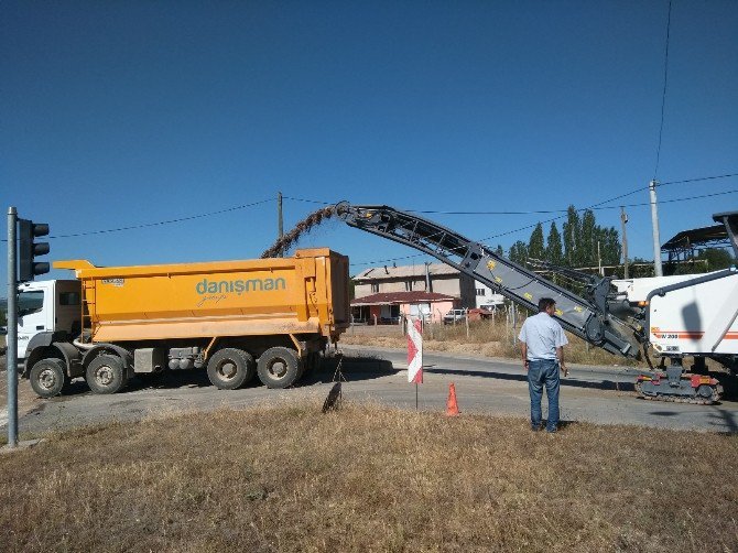 Atık Asfalt Malzemeleri Arazi Yollarında Değerlendiriyor