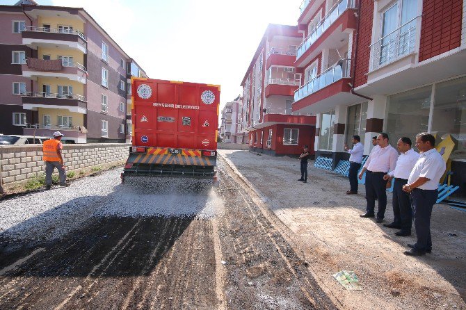 Beyşehir Belediyesi Mahallelerde Yol Çalışmalarını Sürdürüyor