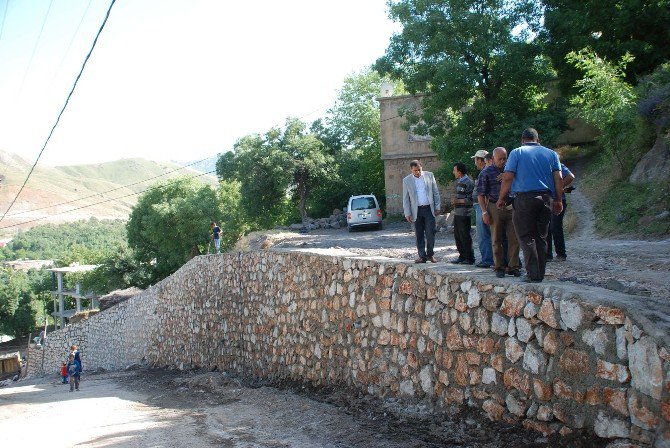 Bitlis Belediyesi’nden Yol Genişletme Çalışması