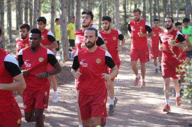 Eskişehirspor, Yeni Sezon Hazırlıklarını Sürdürüyor