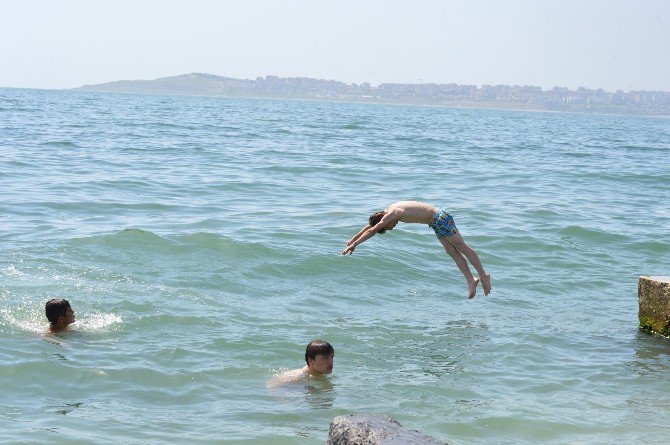 Gürpınar Ve Marina’daki Halk Plajlarında Yapılan Ölçümlerde Deniz Tertemiz