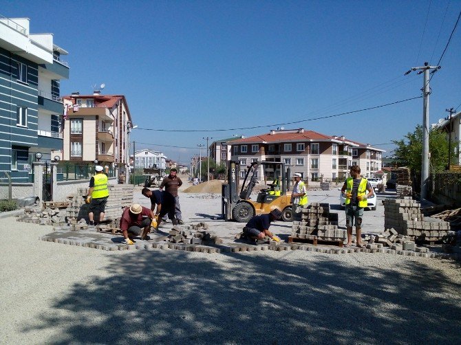 Kartepe’de Alt Ve Üst Yapı Çalışmaları Devam Ediyor