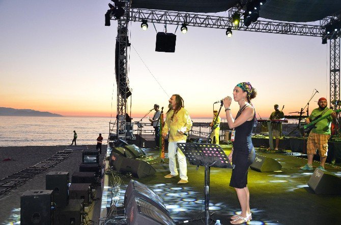 Kuşadası Gençlik Festivali Başladı