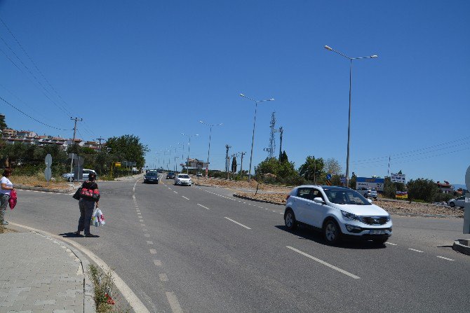 Trafik Işığı Olmayan Kavşak, Tehlike Saçıyor