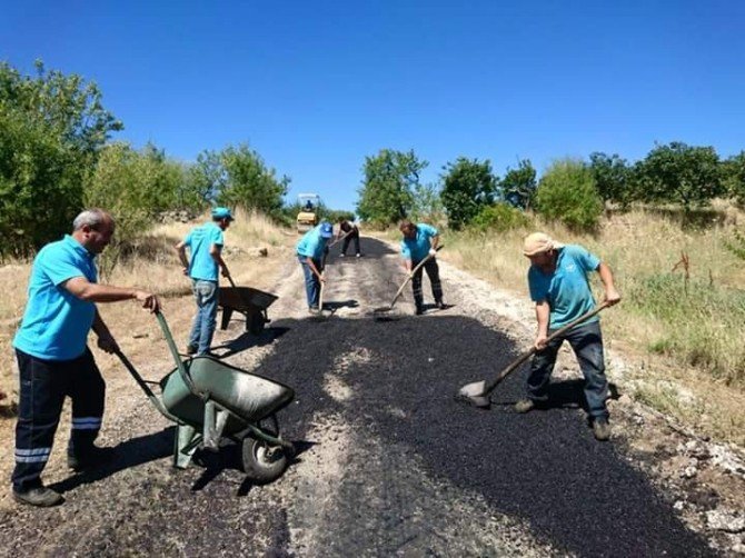 Asfalt Ekipleri Demirci’nin En Uzak Mahallelerinde De Çalışıyor