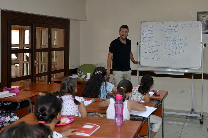 Tunalı Beldeevi’nde Hem Tatil Hem İngilizce