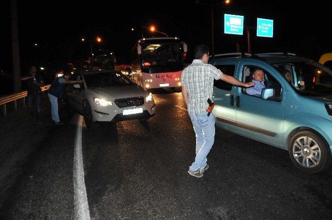 Cumhurbaşkanı’na Destek İçin Vatandaşlar Marmaris’e Akın Etti