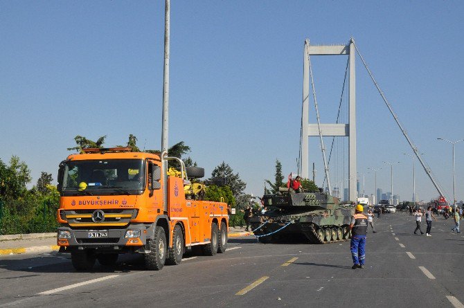 Boğaziçi Köprüsü Trafiğe Açıldı