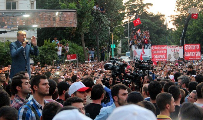 Cumhurbaşkanı Erdoğan: “O Meydanlara Çıkışınız Her Şeyi Alt Üst Etmiştir”