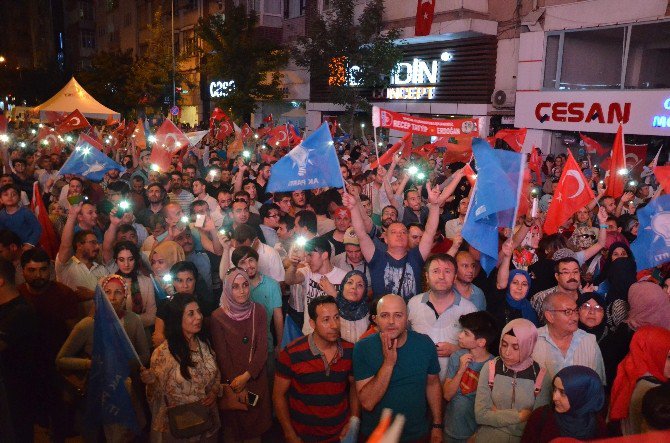 Eskişehir Darbe Girişimine Karşı Nöbetine Devam Ediyor