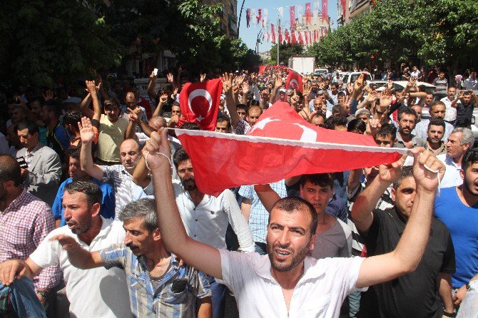 Elazığ’da Darbe Girişimine Tepki