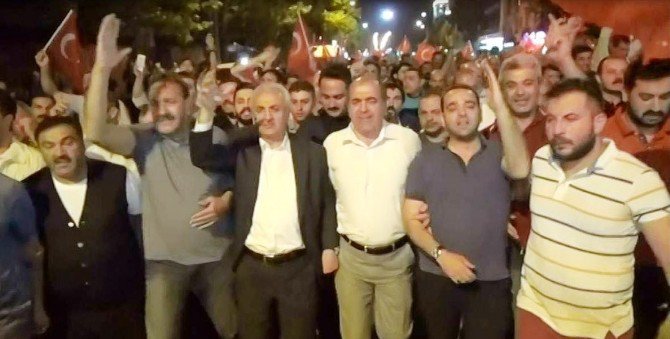 3. Ordu Komutanı İsmail Serdar Savaş: “Darbeden Yana Değiliz”