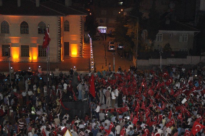 Kilis’te, Darbeciler Protesto Edildi