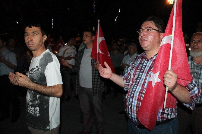 Niğde Darbe Girişimine Karşı Meydanlara İndi