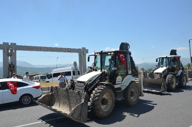 Tatvan Belediyesi İş Makineleriyle Nöbette