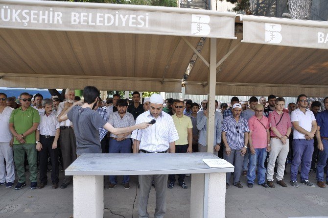 Şehitler İçin Gıyabi Cenaze Namazı Kıldılar