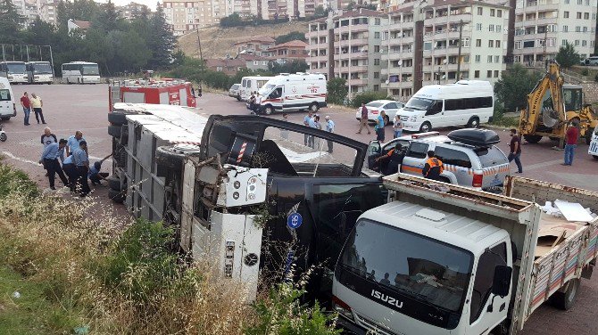 Bilecik’te Otobüs Devrildi, 1 Yaralı