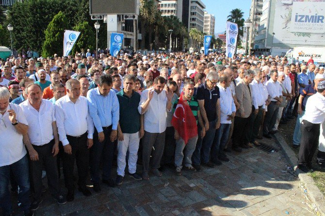 İzmir’de Şehitler İçin Gıyabi Cenaze Namazı