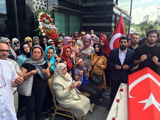 Arkadaşları Foto Muhabiri Mustafa Cambaz’ı Son Yolculuğuna Uğurladı