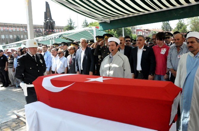 Cumhurbaşkanı Yakın Koruması Şehit Mehmet Çetin, Uşak’ta Toprağa Verildi