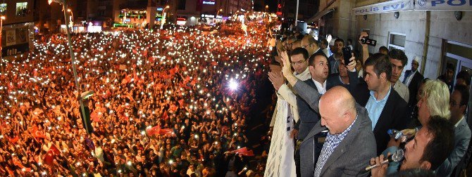 Erzurum’da Demokrasi Nöbeti