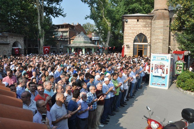 Şehitler İçin Gıyabi Cenaze Namazı